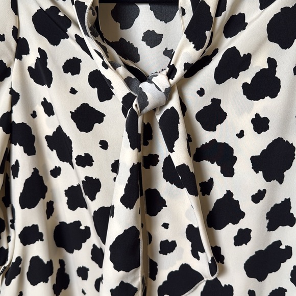 🍁 Who What Wear Small Cow Print Dress Offwhite Black Ruffle Bottom Front Tie - Picture 4 of 6